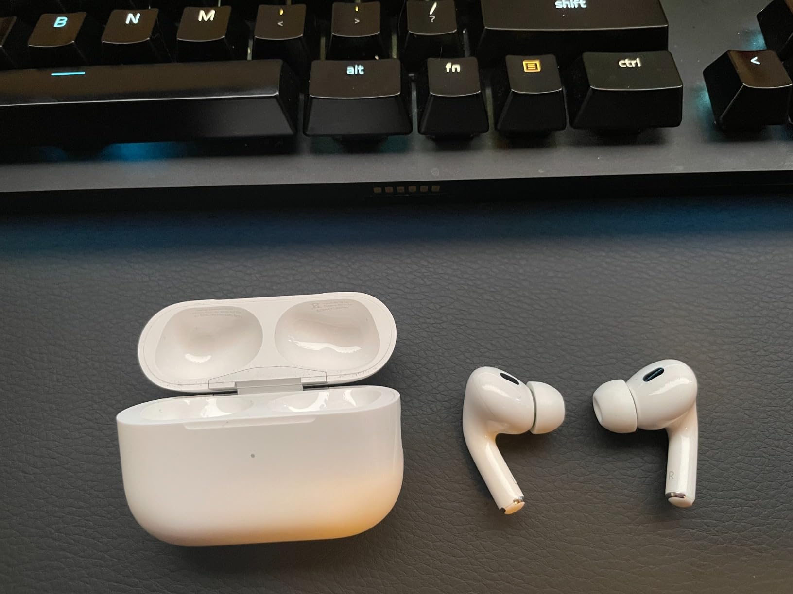 Apple AirPods Pro (2nd Gen) Wireless Earbuds, Up to 2X More Active Noise Cancelling, Adaptive Transparency, Personalized Spatial Audio MagSafe Charging Case (Lightning) customer photo 1