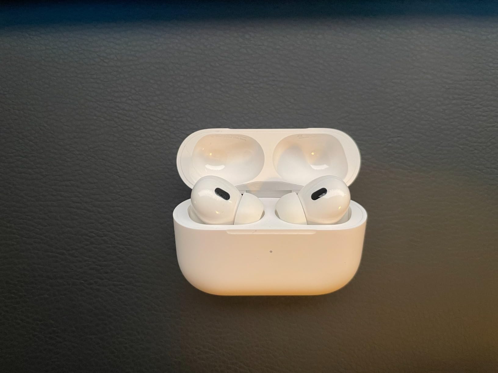 Apple AirPods Pro (2nd Gen) Wireless Earbuds, Up to 2X More Active Noise Cancelling, Adaptive Transparency, Personalized Spatial Audio MagSafe Charging Case (Lightning) customer photo 2