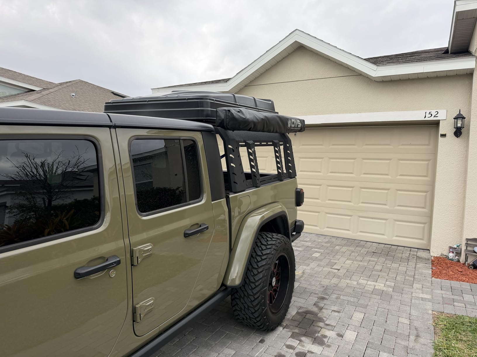 Overland Vehicle Systems HD Nomadic 270 LTE Drivers Side Awning | Dark Gray | Includes Black Travel Cover customer photo 1