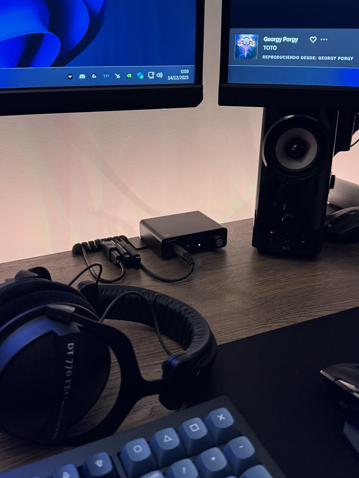Topping DX1 Mini Stereo DAC Headphone Amplifier Combo - 280mW x2 Powerful Output Two-Stage GAIN Switch USB Chargable Discrete LNRD AK4493S XU208 384kHz/32bit Native DSD256 HiFi Home Audio (Black) customer photo 1