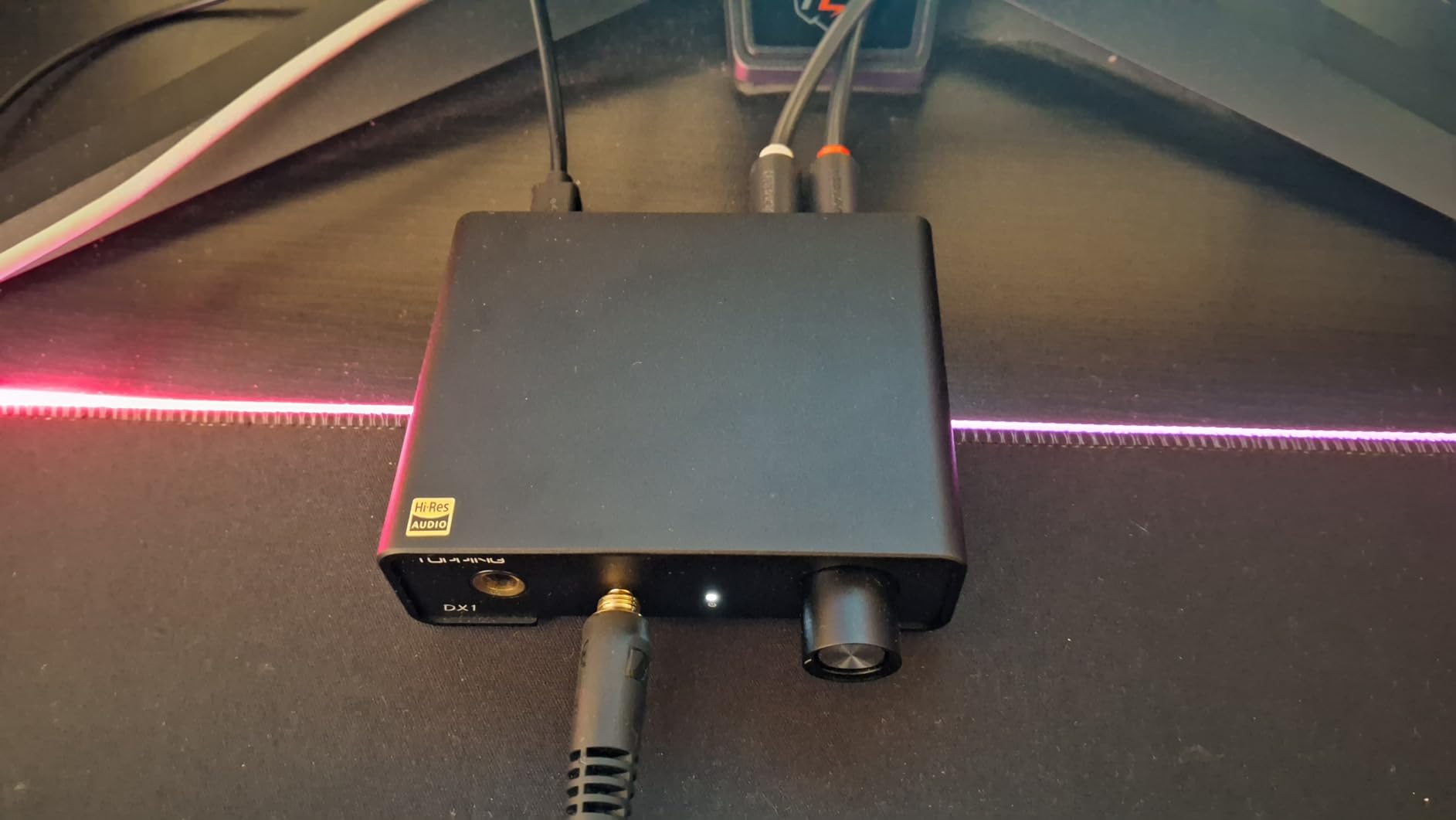 Topping DX1 Mini Stereo DAC Headphone Amplifier Combo - 280mW x2 Powerful Output Two-Stage GAIN Switch USB Chargable Discrete LNRD AK4493S XU208 384kHz/32bit Native DSD256 HiFi Home Audio (Black) customer photo 2