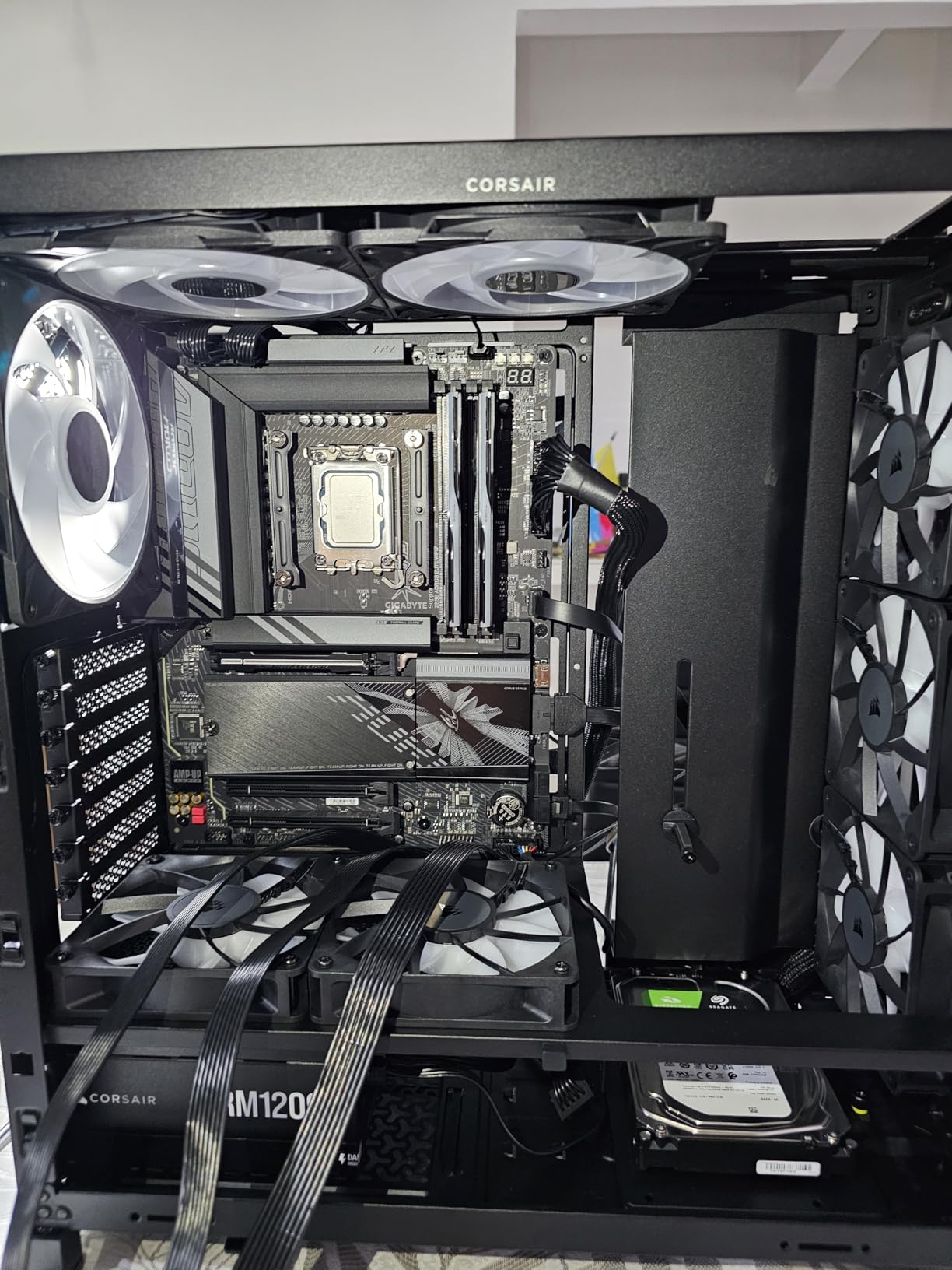Z790 AORUS Elite AX LGA 1700 ATX Motherboard, Support Intel Core 14th/13th/12th Gen, DDR5, 16+1+2 Power Phase, 4X M.2, PCIe 5.0, USB-C 3.2, WIFI6E, 2.5GbE, Q-Flash, EZ-Latch, RGB Fusion customer photo 2