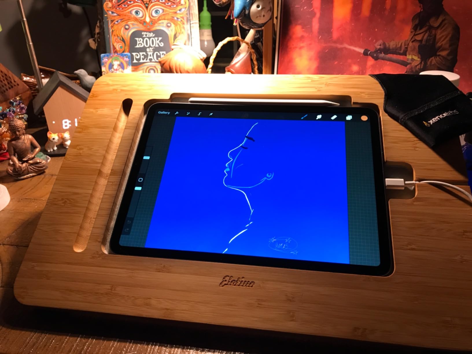 ELETIUO Adjustable Tablet Stand with Pencil&Charger Cable Slot,Bamboo Wooden Stand with Multiple Angles,Organizer Desktop Holder for Drawing,Compatible with ipads(Support to 9.7-11