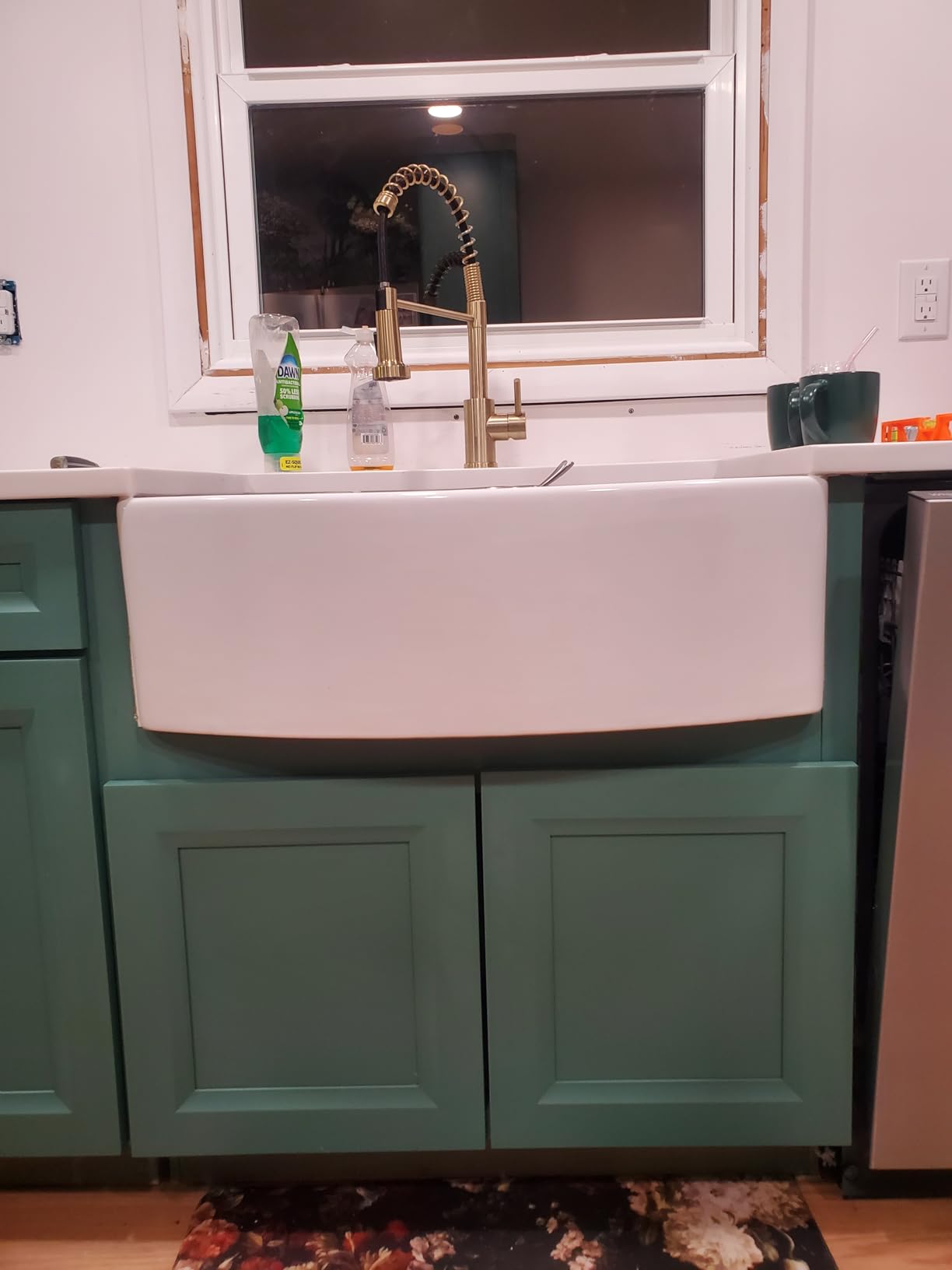 DeerValley Farmhouse Kitchen Sink 33 inch, White Fireclay Apron Front Farm Sinks, Single Bowl Deep Drop In Undermount Sink with Grid and Basket Strainer, Easy to Clean customer photo 2
