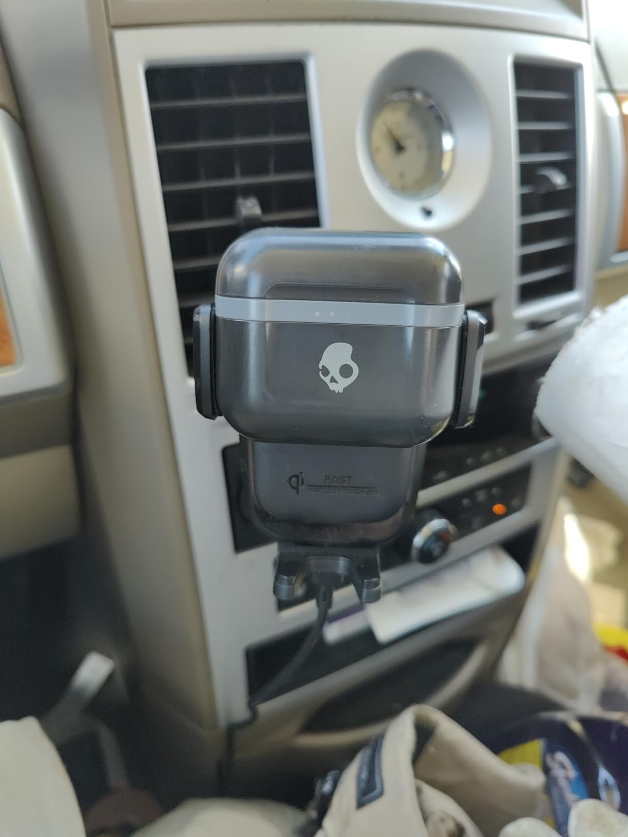 Wireless Car Charger, 15W Qi Fast Charging Auto Clamping Car Charger Phone Holder Mount, JOYROOM Cell Phone Holder Car Mount for iPhone 16 15 14 13 Pro Max Xs, Galaxy S24 Ultra, LG, Google customer photo 1