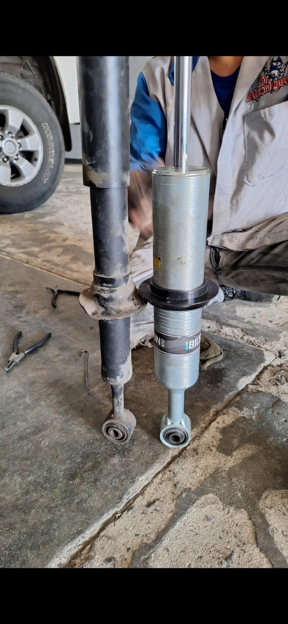 Bilstein B8 6112 03-09 Lexus GX470 / 05-21 Toyota Tacoma Front Suspension Lift Kit (47-309975) customer photo 1