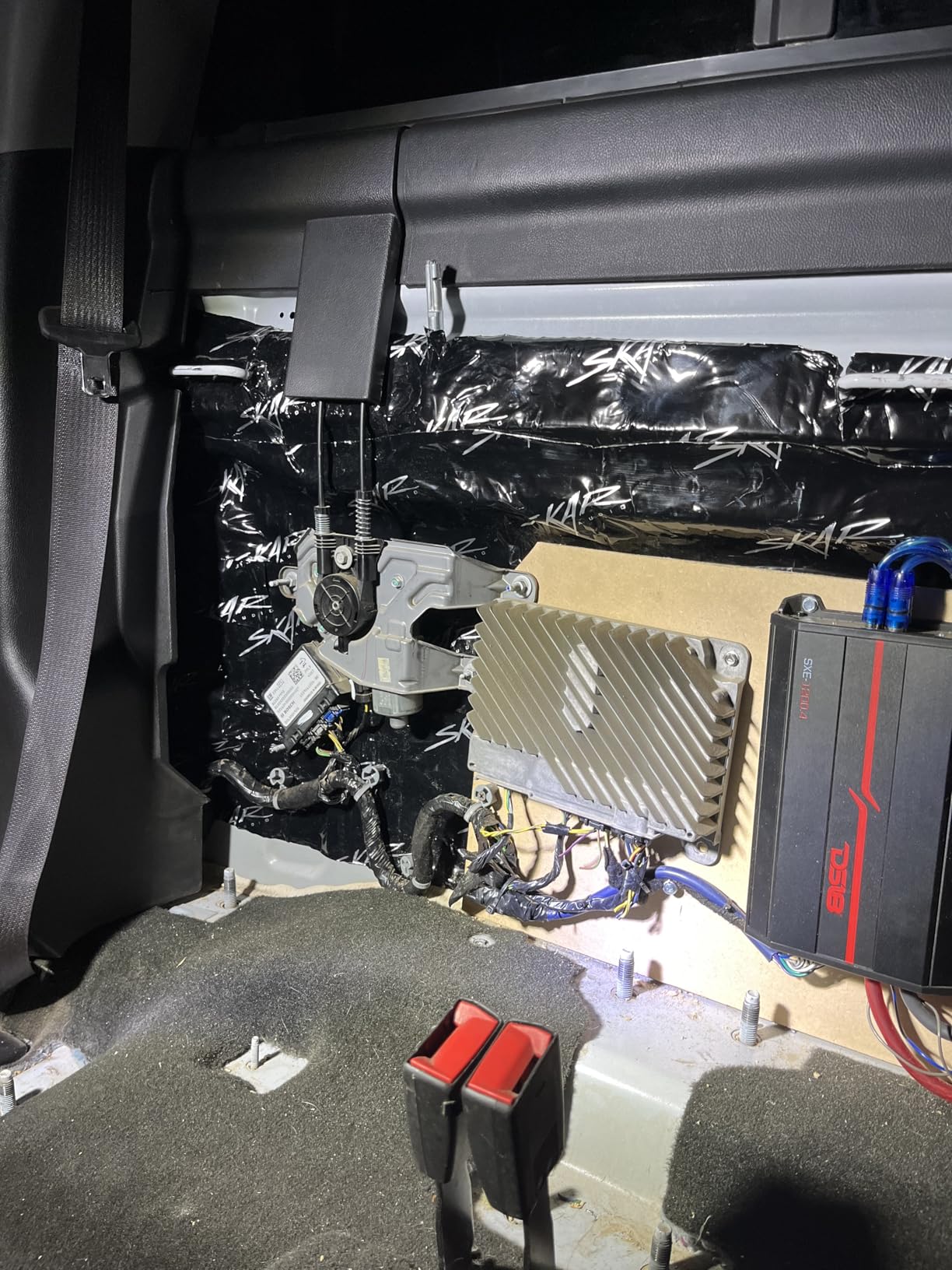 DS18 SXE-3000.4D/RD Car Amplifier Stereo Full-Range Class D 4-Channel 200x4 RMS @4 OHM 3000 Watts - Powerful and Compact Amp for Speakers in Car Audio System customer photo 2