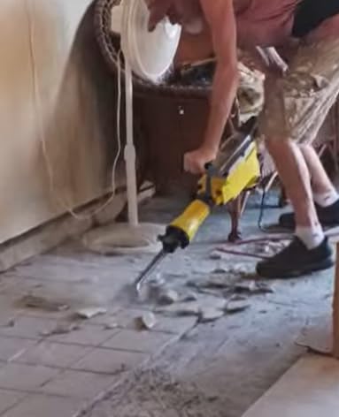 VEVOR Demolition Jack Hammer, MAX 2200W Electric Jackhammer Heavy Duty, 1400 BPM Concrete Breaker 4pcs Chisels Bit Chipping W/Case, Gloves customer photo 1