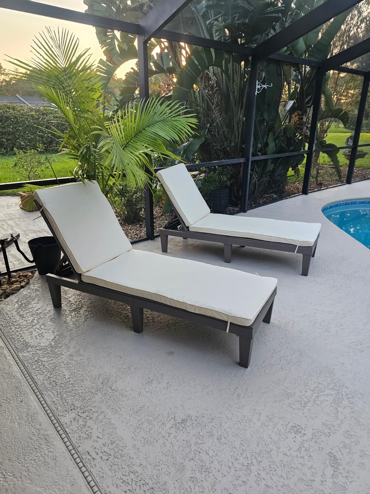 Best Choice Products Outdoor Lounge Chair, Resin Patio Chaise Lounger for Poolside, Backyard, Porch w/Seat Cushion, Adjustable Backrest, 5 Positions, 330lb Capacity - Brown/Ivory customer photo 1