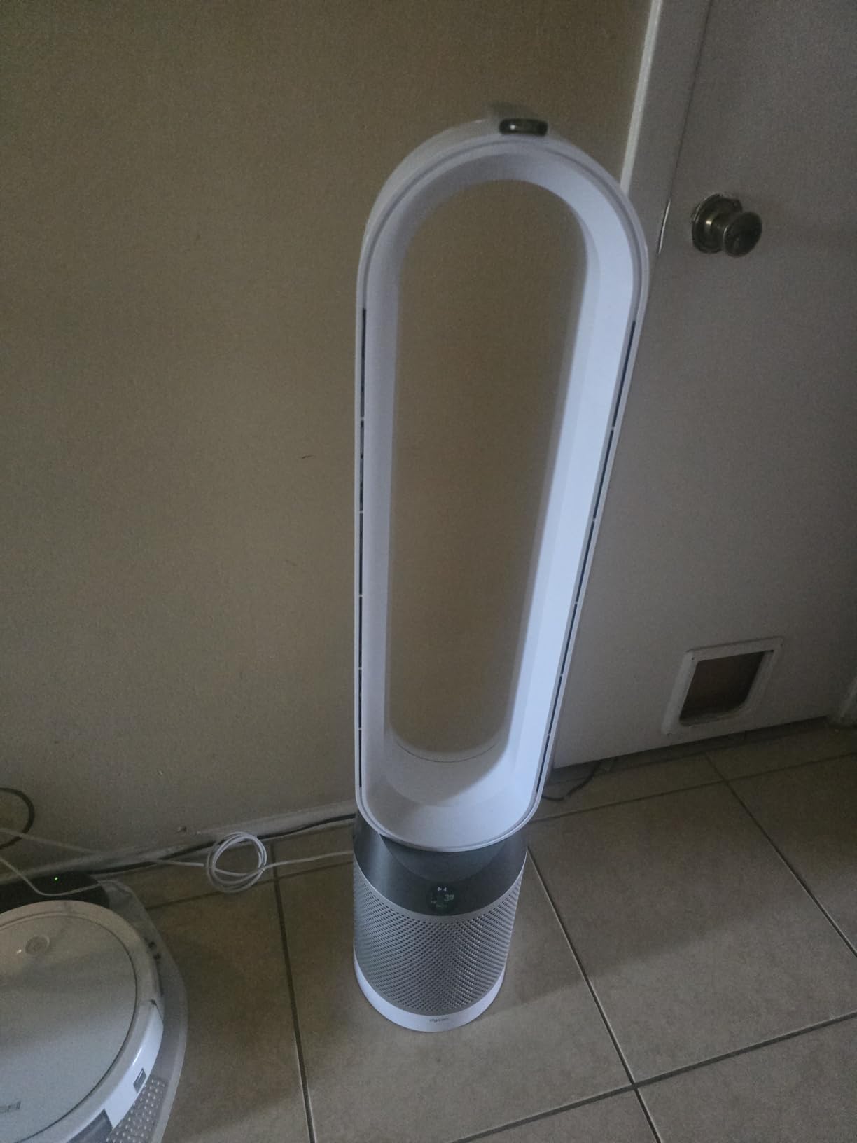 Dyson Purifier Cool Formaldehyde TP09 Air Purifier and Fan - White/Gold, Large customer photo 2