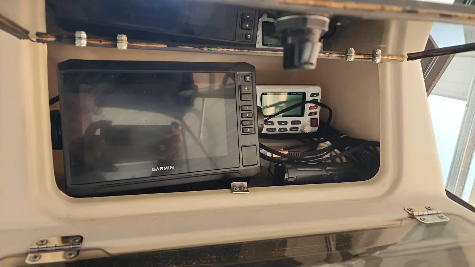 Garmin ECHOMAP UHD2 93sv with GT56 Transducer, 9-inch Touchscreen Chartplotter, Garmin Navionics+ U.S. Inland customer photo 2