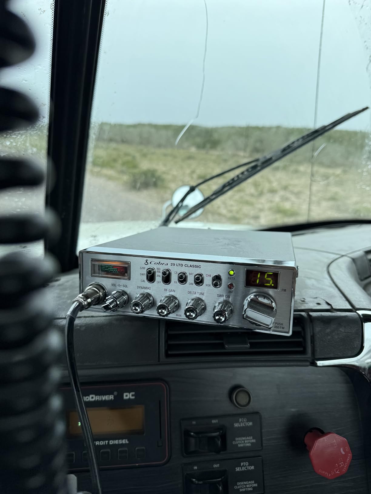 Cobra 29 NW AM/FM Classic Professional CB Radio - Easy to Operate Emergency Radio, Travel Essentials, Instant Channel 9/19, Full 40 Channels, SWR Calibration and NightWatch Illumination Display, Black customer photo 1