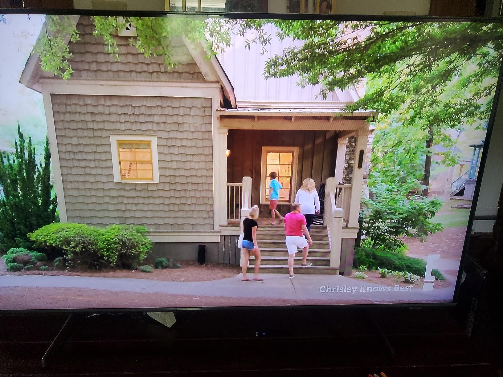 Samsung 70-Inch Class QLED 4K Q60C Series Quantum HDR, Dual LED, Object Tracking Sound Lite, Q-Symphony, Motion Xcelerator, Gaming Hub, Smart TV with Alexa Built-in (QN70Q60C, 2023 Model) customer photo 1