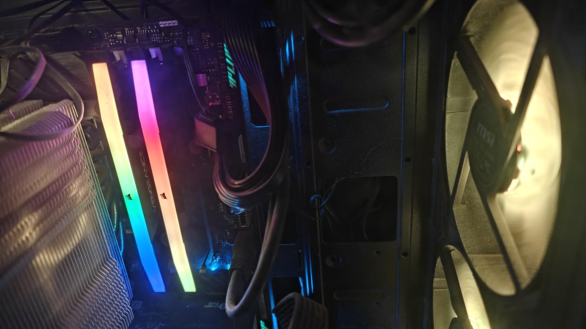 CORSAIR Vengeance RGB DDR5 RAM 32GB (2x16GB) 6000MHz CL36-44-44-96 1.35V Intel XMP 3.0 Computer Memory - Black (CMH32GX5M2E6000C36) customer photo 2
