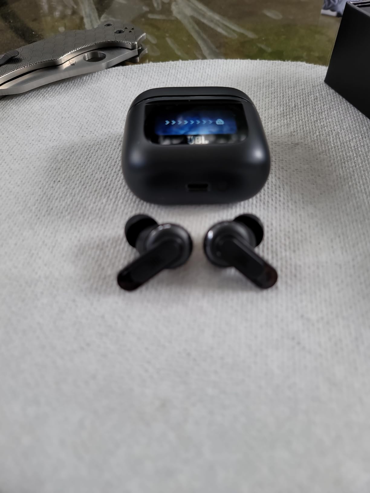 JBL Tour Pro 2 - True Wireless Noise Cancelling Earbuds with Smart Charging Case, 6-mic Perfect Calls with Voice Control, Up to 40hrs of Playtime, Immersive JBL Spatial Sound (Black) customer photo 2