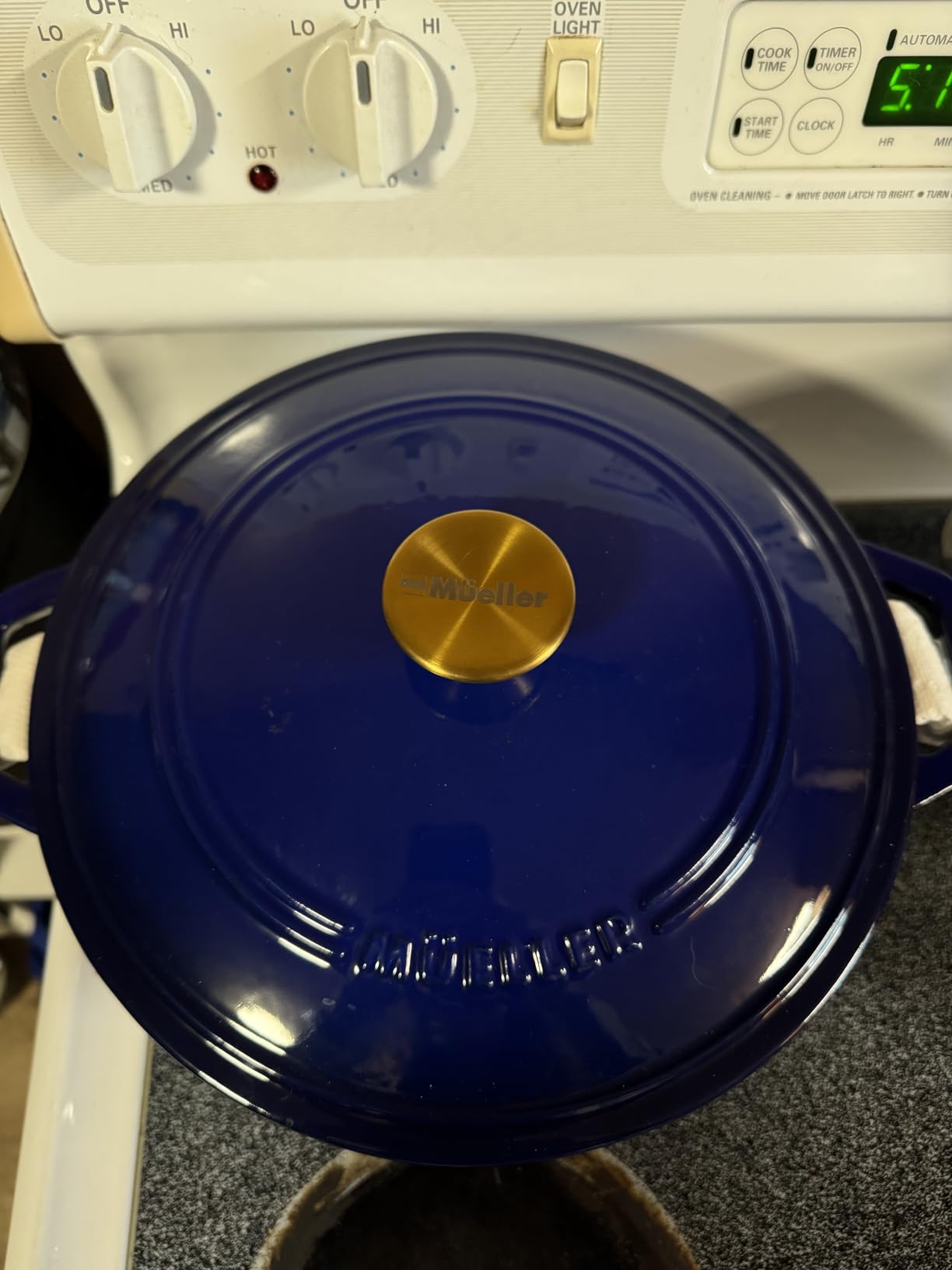 Mueller DuraCast 6 Quart Enameled Cast Iron Dutch Oven Pot with Lid, Heavy-Duty, Oven Safe up to 500°F - Emerald customer photo 1