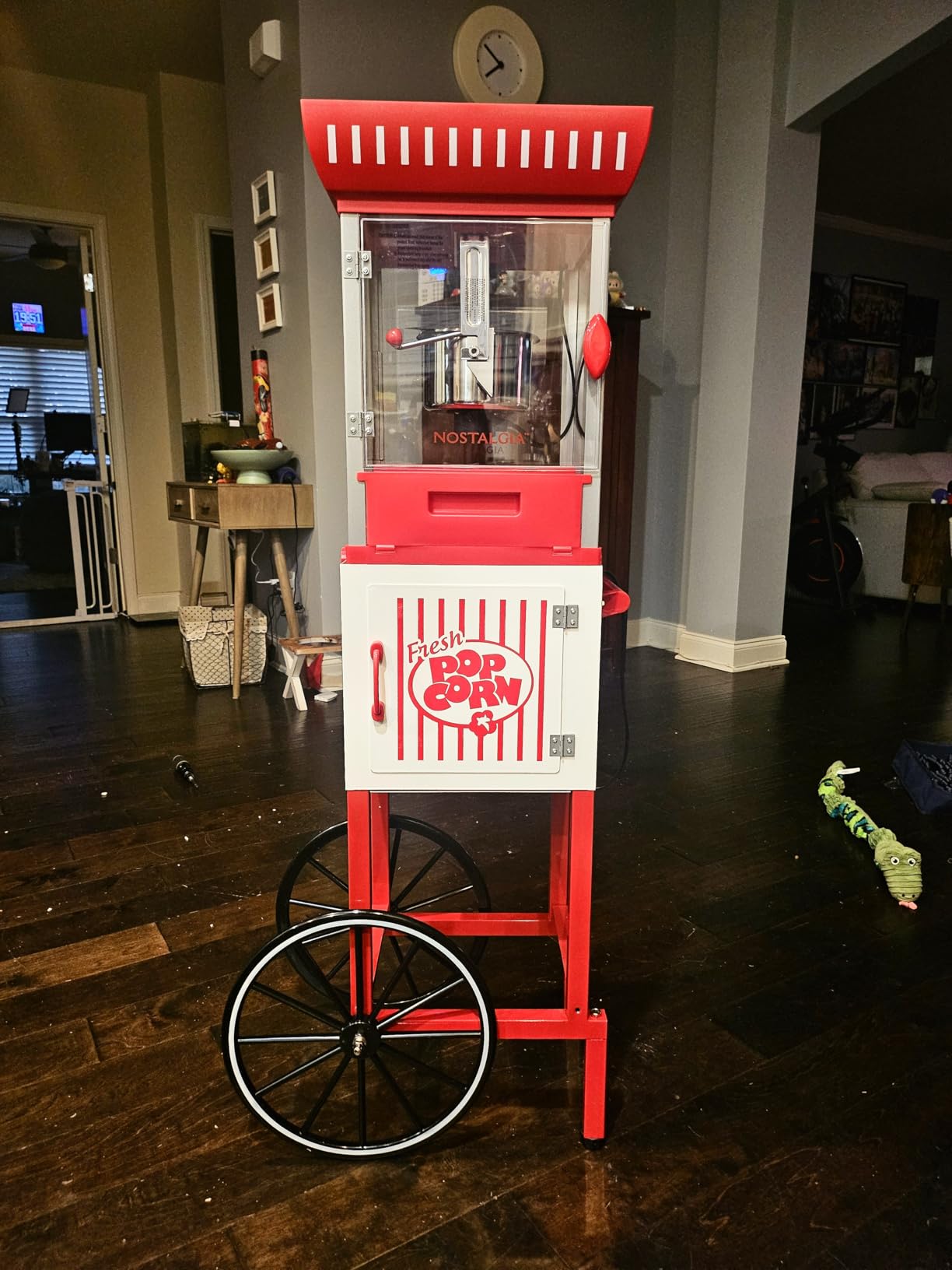 Nostalgia Popcorn Maker Machine - Professional Cart With 8 Oz Kettle Makes Up to 32 Cups - Vintage Popcorn Machine Movie Theater Style - Navy & Gold customer photo 1