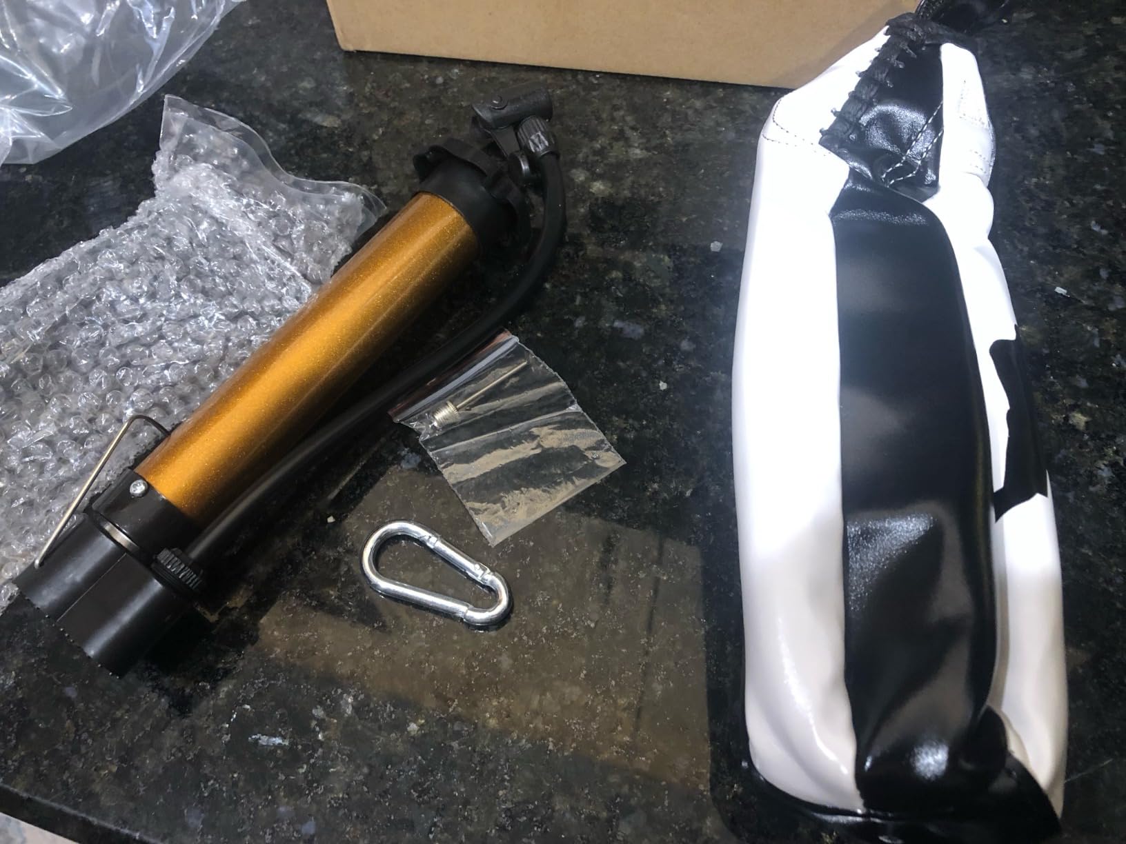 Benelabel Boxing Speed Bag Kit & Boxing Speed Bag - Premium Leather Bag with 360° Swivel and Inflator - Easy to Install and Use - Improve Your Speed and Reflexes customer photo 2