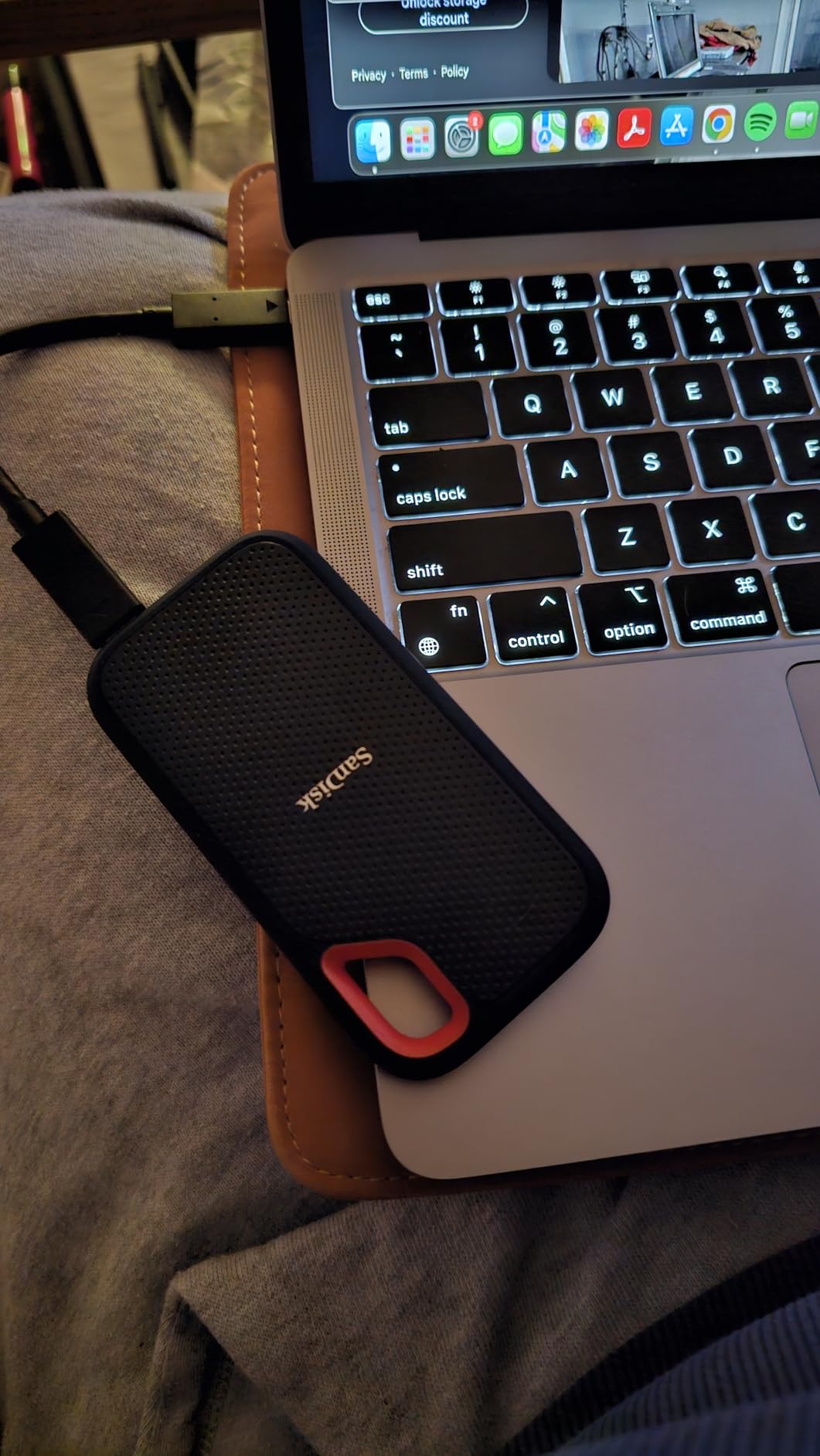 Crucial X9 4TB Portable SSD, Up to 1050MB/s, USB 3.2 USB-C, External Solid State Drive, Compatible with Windows, Mac, & Android, Reliable Storage for Games, Files, & Backups, Black - CT4000X9SSD902 customer photo 1
