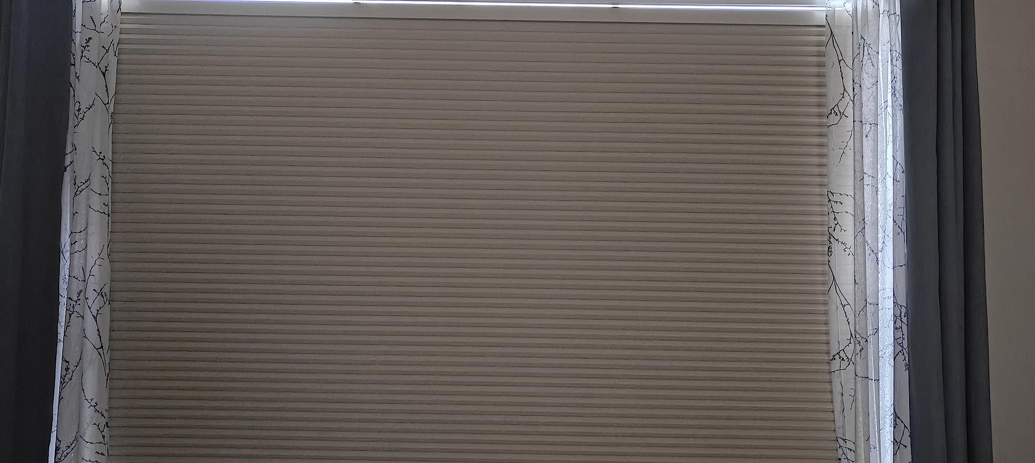 Motorized Cellular Shades,100% Blackout Honeycomb Blinds Compatible with Apple Homekit/Alexa/Google Home/Remote Control,Smart Cordless Thermal Insulated Blinds(Blackout Vintage White) customer photo 2