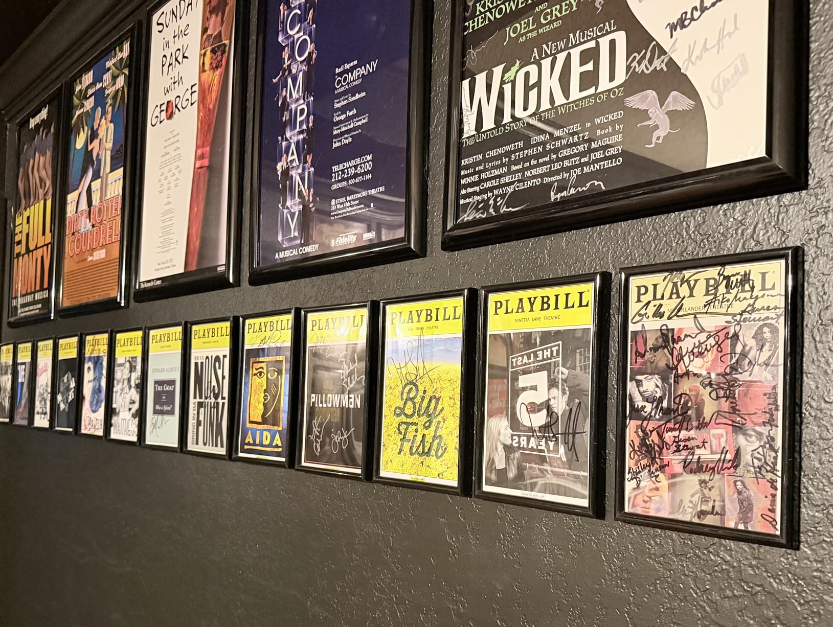 Black Theatre Frame, 4 Packs, Theatre Bill Frame, Holds 5.5x8.5-inch Media, Wall or Tabletop Display customer photo 1
