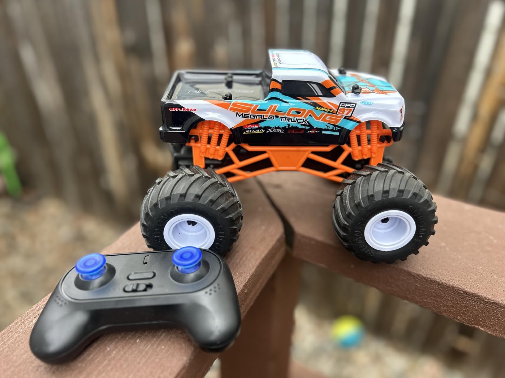 Remote Control Car, 1:16 RC Monster Truck, 2.4GHz 20 Km/h Fast All Terrain Off Road RC Cars for Boys Girls Ages 4-7 8-12, Cool Christmas Birthday Gift Toy for Kids and Adults customer photo 2