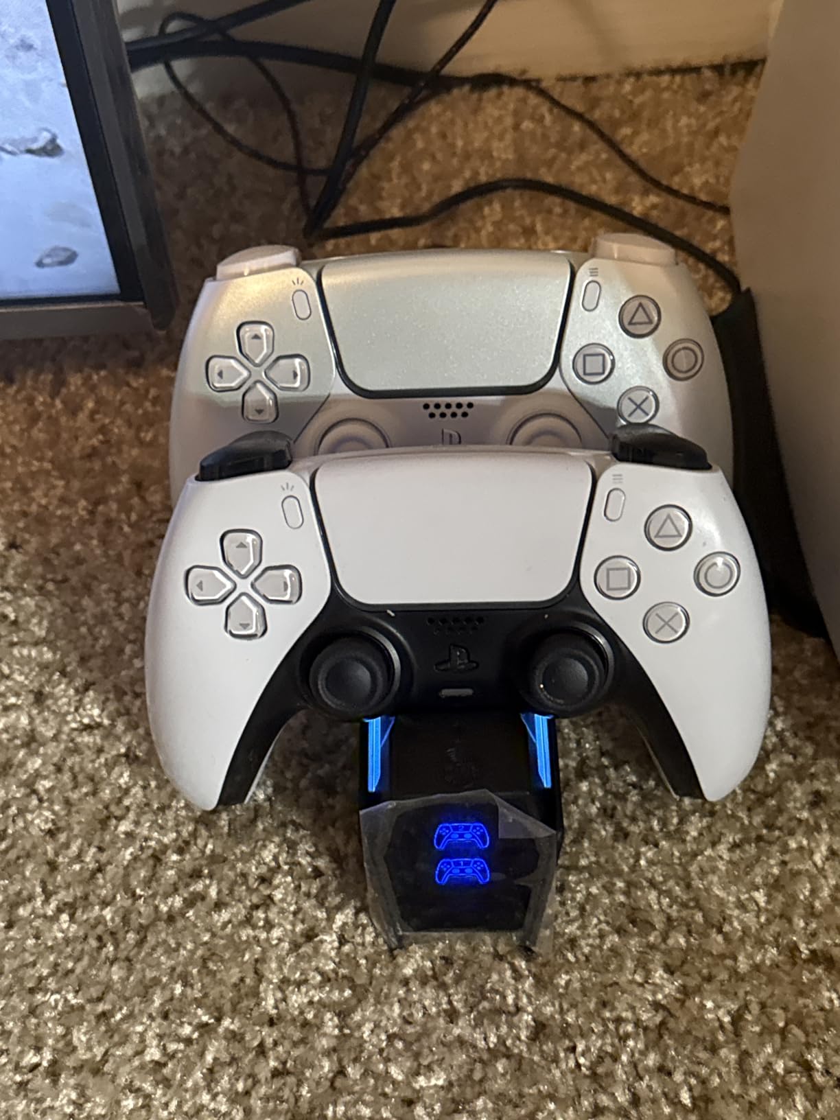 PS5 Controller Charger Station Compatible with PlayStation 5 Faceplates Edge & Dual Controller customer photo 2