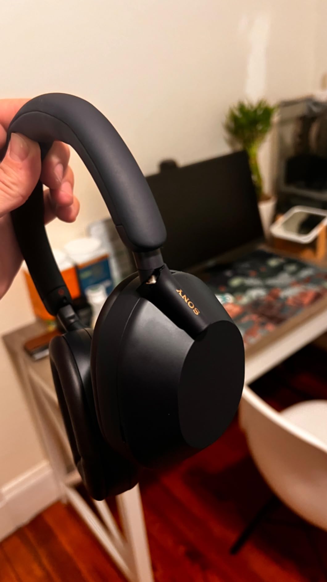 WH-1000XM5 Noise Canceling Wireless Headphones - International Version - Midnight customer photo 1
