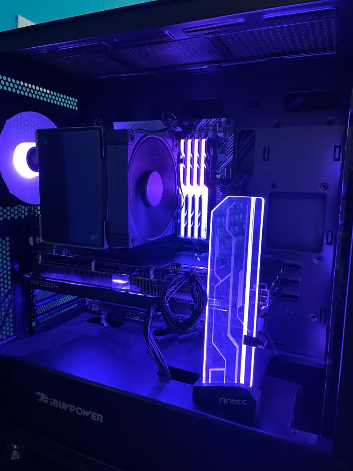 PowerColor Hellhound AMD Radeon RX 7800 XT 16GB GDDR6 Graphics Card customer photo 1