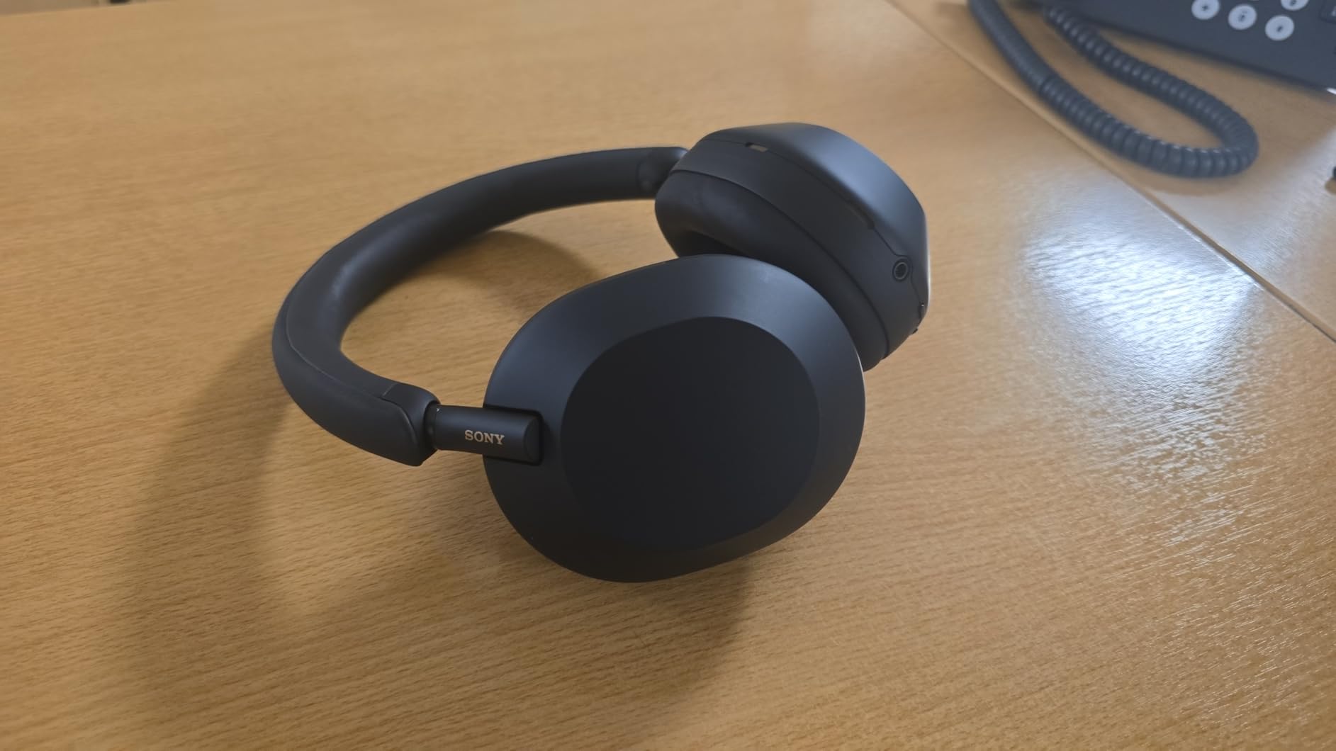 Sony WH-1000XM5 Noise Canceling Wireless Headphones - 30hr Battery Life - Over-Ear Style - Optimized for Alexa and Google Assistant - Built-in mic for Calls - Black - International Version No Warranty customer photo 1