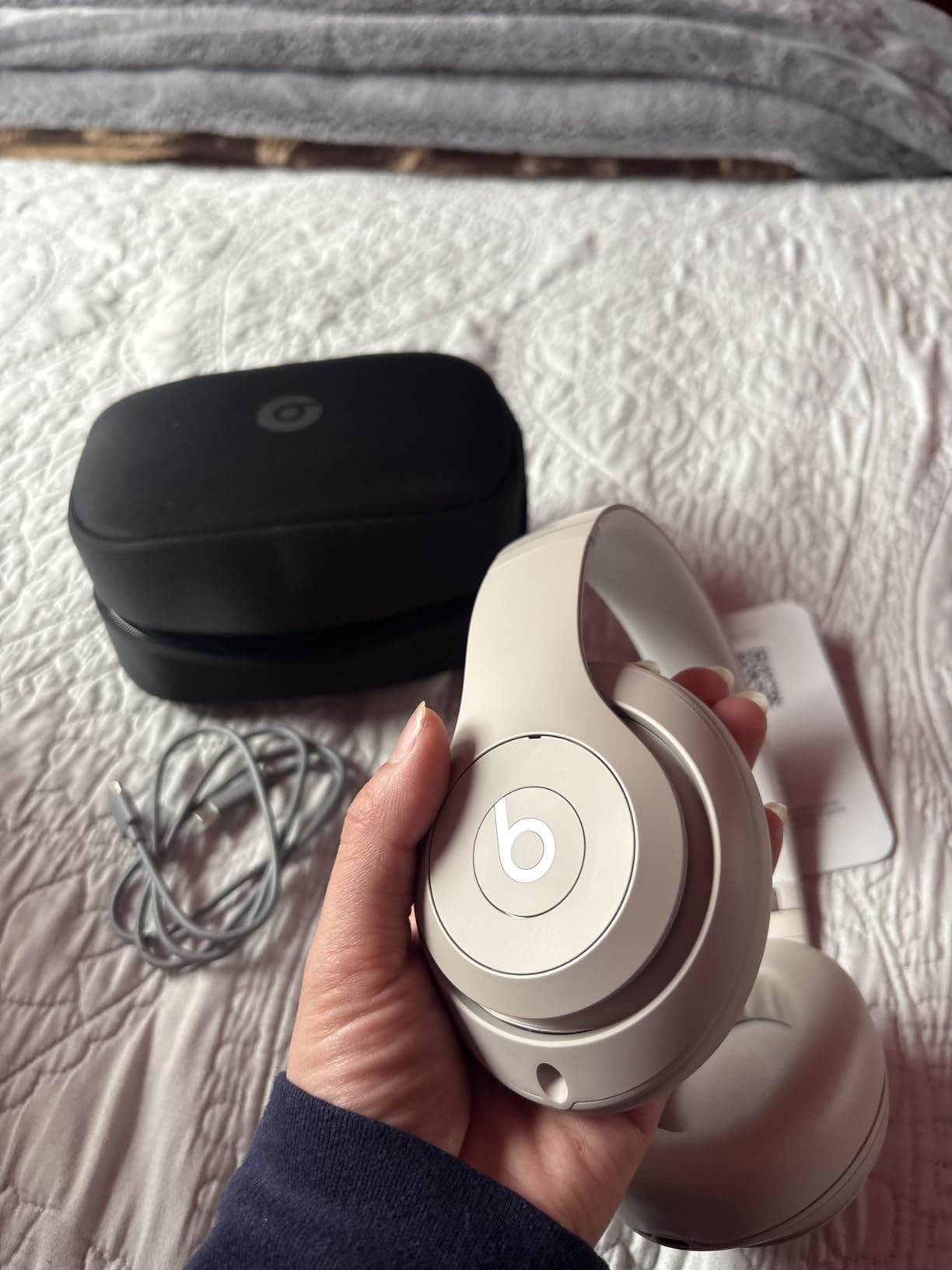 Beats Studio Pro - Wireless Bluetooth Noise Cancelling Headphones - Sandstone (Renewed) customer photo 2