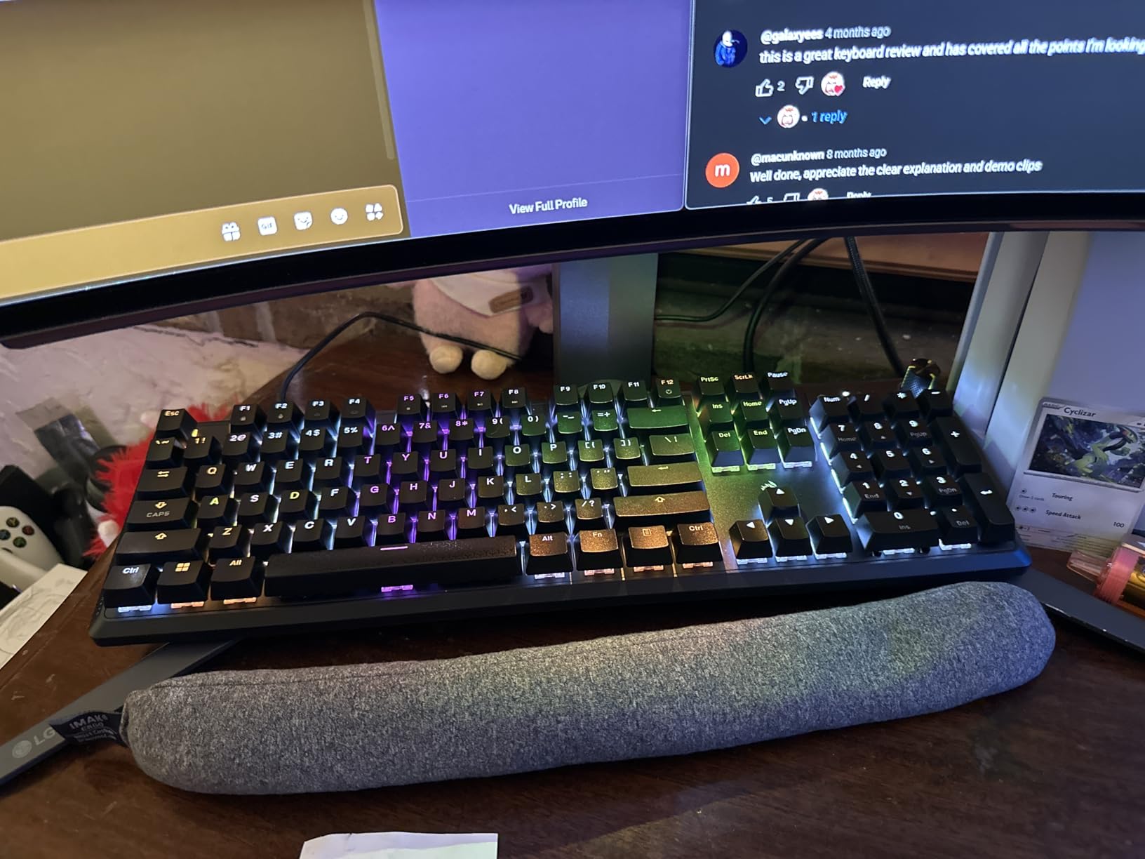Corsair K70 CORE RGB Mechanical Wired Gaming Keyboard with Palmrest - Pre-Lubed MLX Red Linear Switches, SOCD, ABS Double-Shot Keycaps, Sound Dampening, Media Control Dial customer photo 1