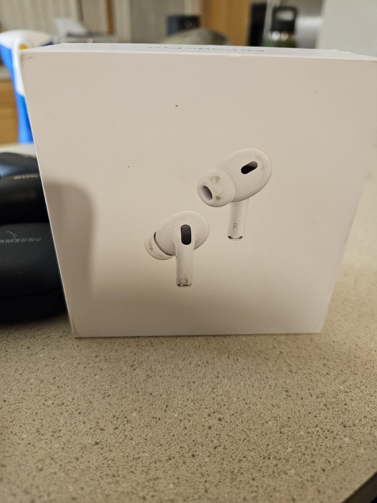 AirPods Pro (2nd Generation) Wireless Ear Buds with USB-C Charging, Up to 2X More Active Noise Cancelling Bluetooth Headphones, Transparency Mode, Adaptive, Personalized Spatial Audio, White customer photo 2