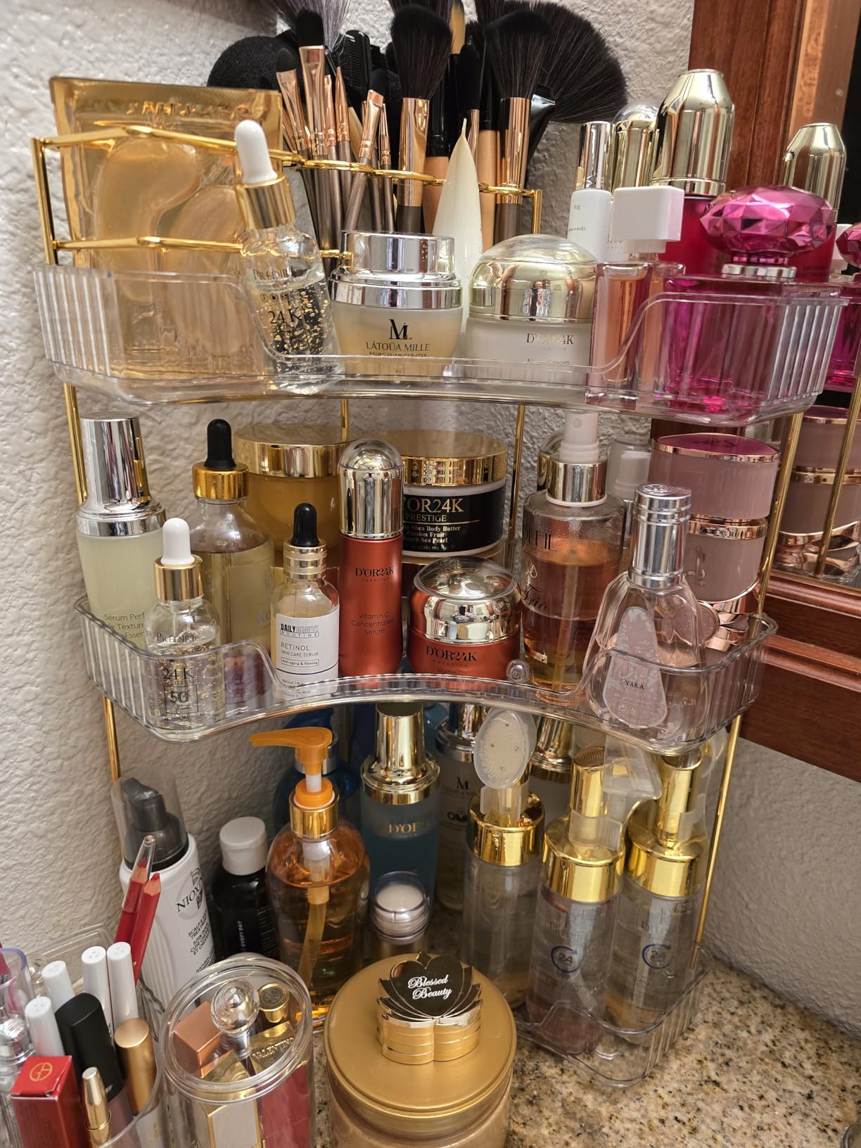 NATURE'S SOURCE Makeup Organizer for Vanity, 3-Tier Corner Bathroom Organizer Countertop with Makeup Brush Holder, Corner Counter Storage for Bathroom Dresser- Amber Gold customer photo 1