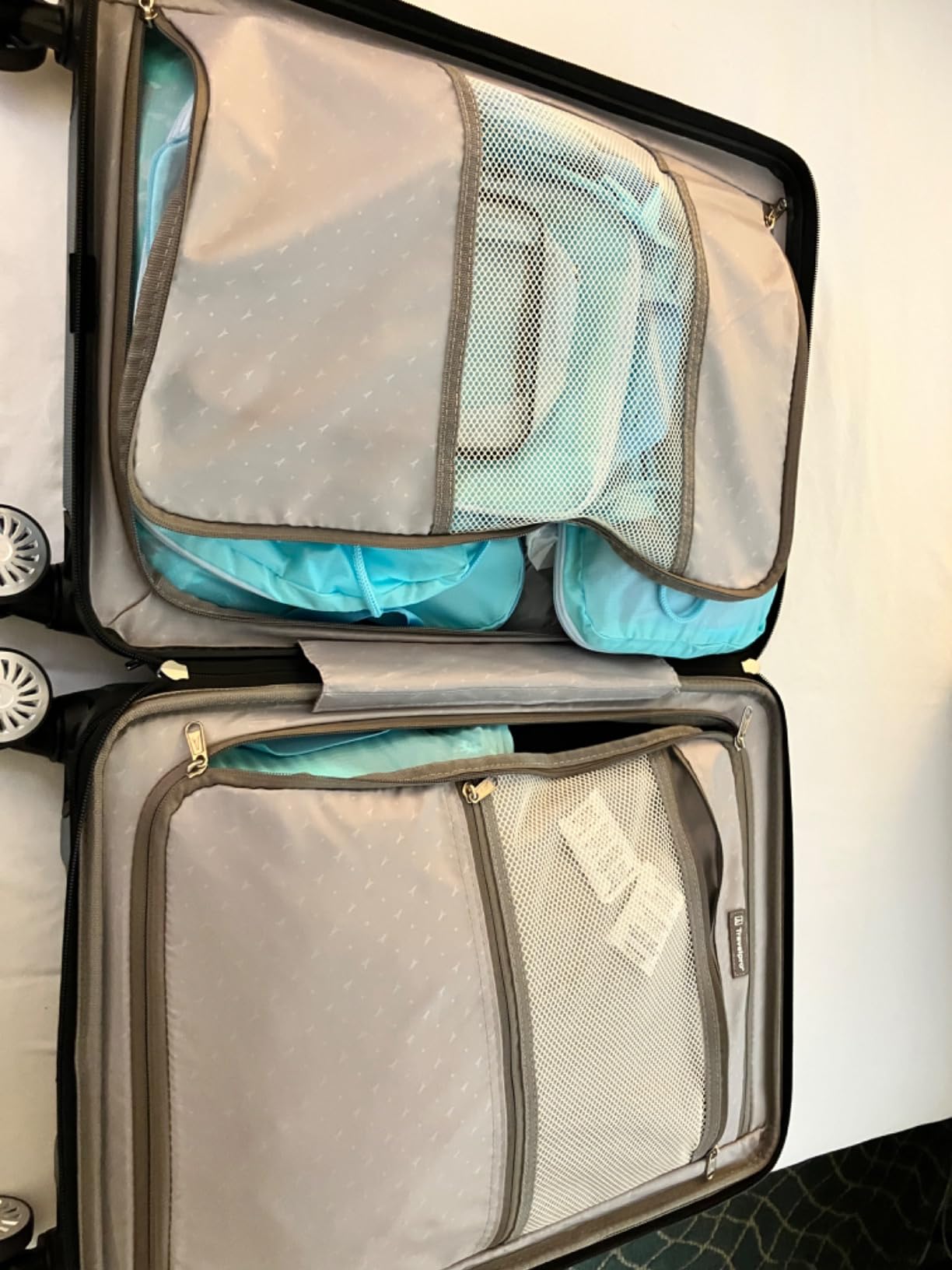 Travelpro Pathways 3 Hardside Expandable Luggage, 8 Spinner Wheels, Lightweight Hard Shell Suitcase, 3 Piece Set (21/25/28), Royal Blue customer photo 2
