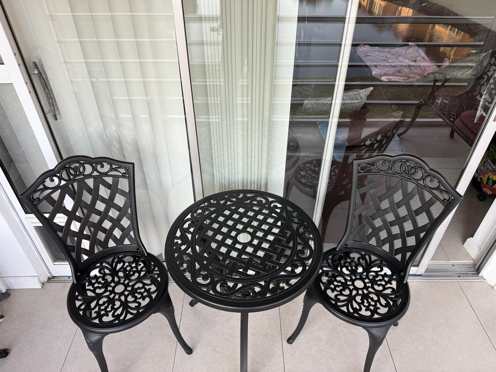 NUU GARDEN Bistro Set 3 Piece Outdoor All Weather Cast Aluminum Patio Bistro Set, Patio Table and Chairs Set of 2 with Umbrella Hole and Gray Cushions for Backyard, Balcony, Lawn, Black customer photo 1