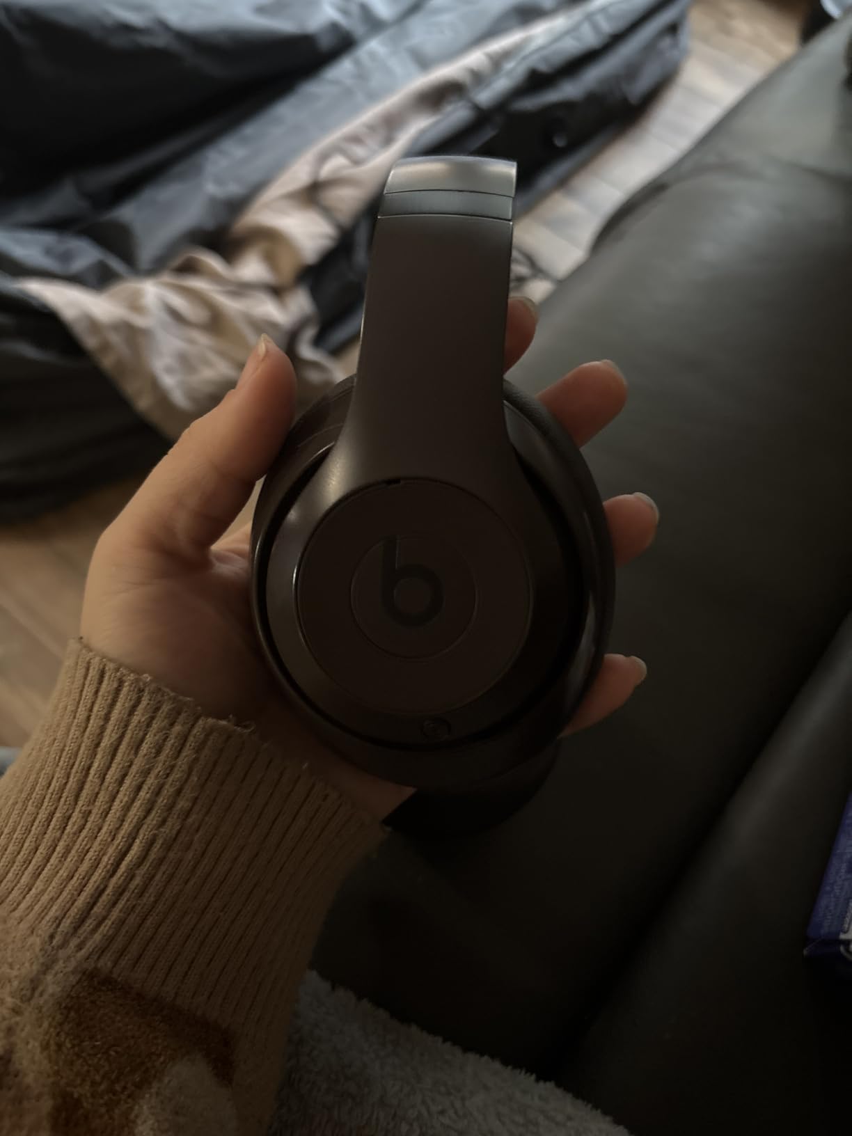 Beats Studio Pro (Renewed Premium) Wireless Bluetooth Noise Cancelling Headphones - Sandstone customer photo 2