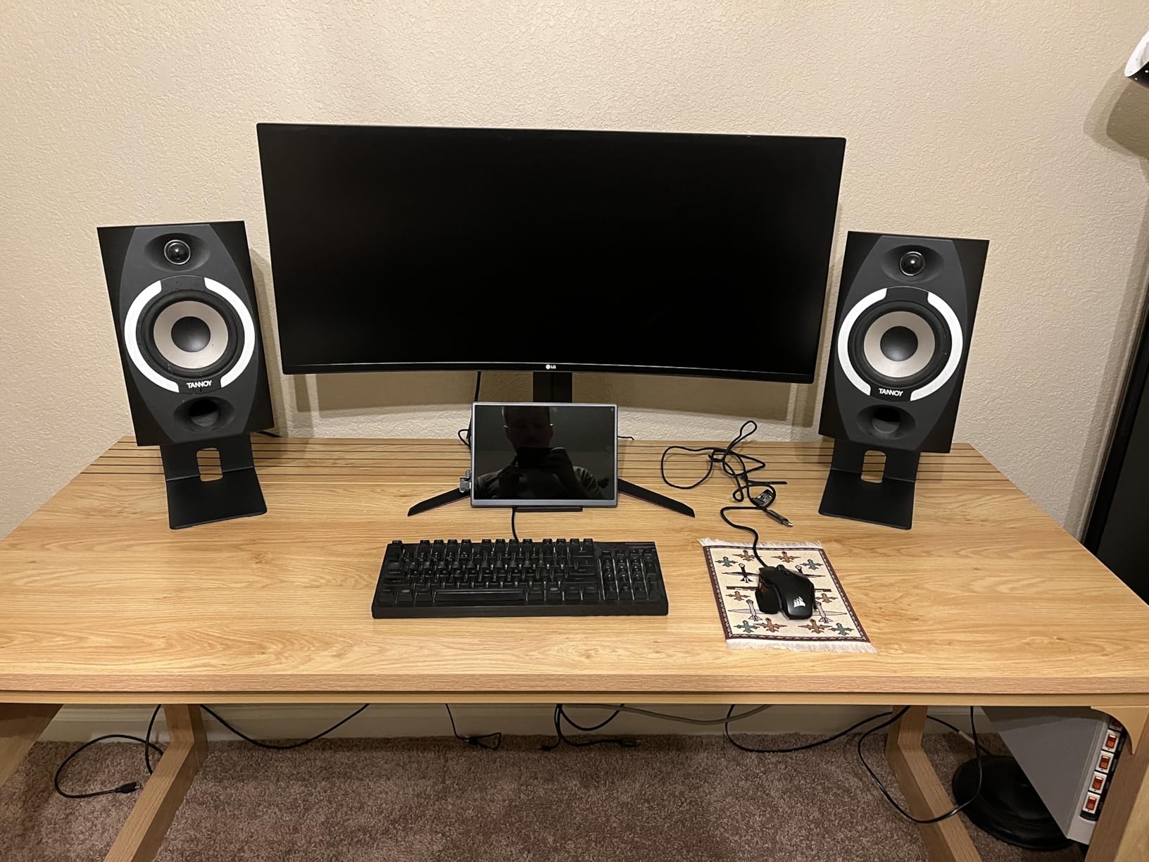 Desktop Speaker Stands with Vibration Absorption Pads, Metal Bookshelf Speaker Stands - Studio Monitor Support, 30lbs Load Capacity, 5 Incline, Black customer photo 1