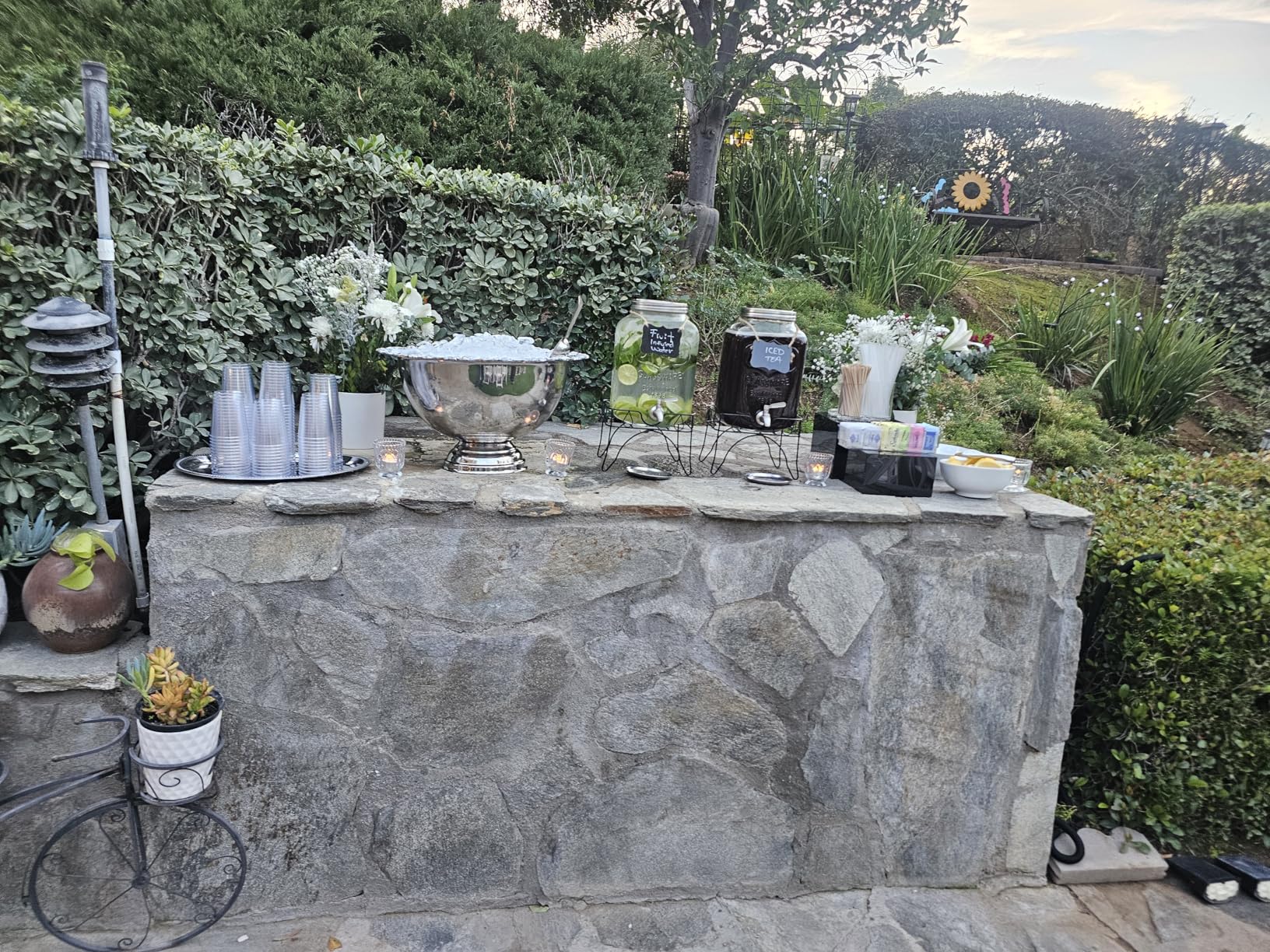 2 Gallon Glass Beverage Dispenser, 18/8 Stainless Steel Spigot and Lid - Glass Drink Dispensers for Parties - Mason Jar Style customer photo 1