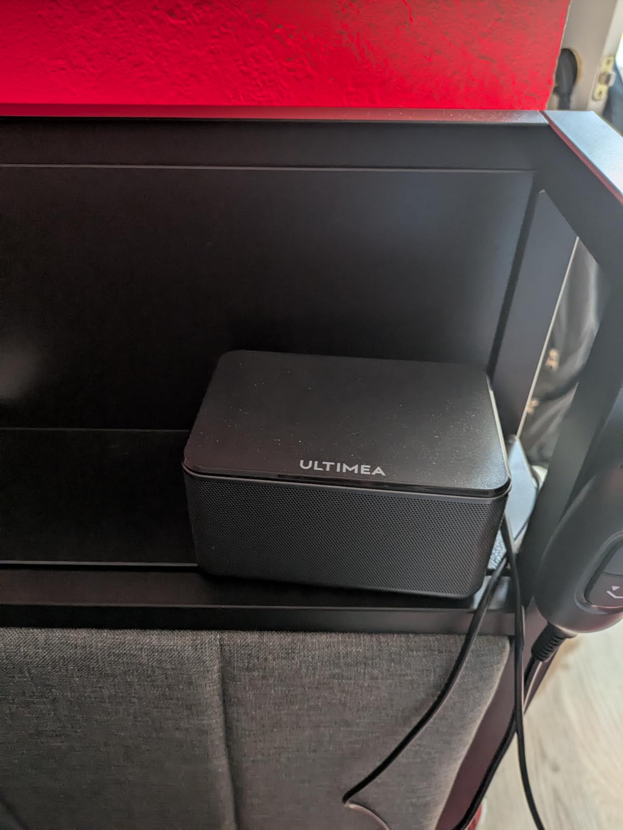 ULTIMEA 5.1 Sound Bar for Smart TV, with Dolby Atmos, 410W Peak Power, Surround Sound System for TV, Wireless Subwoofer Bass Boost, Surround Adjustable, APP Control, Poseidon D60(New 2025 Model) customer photo 2