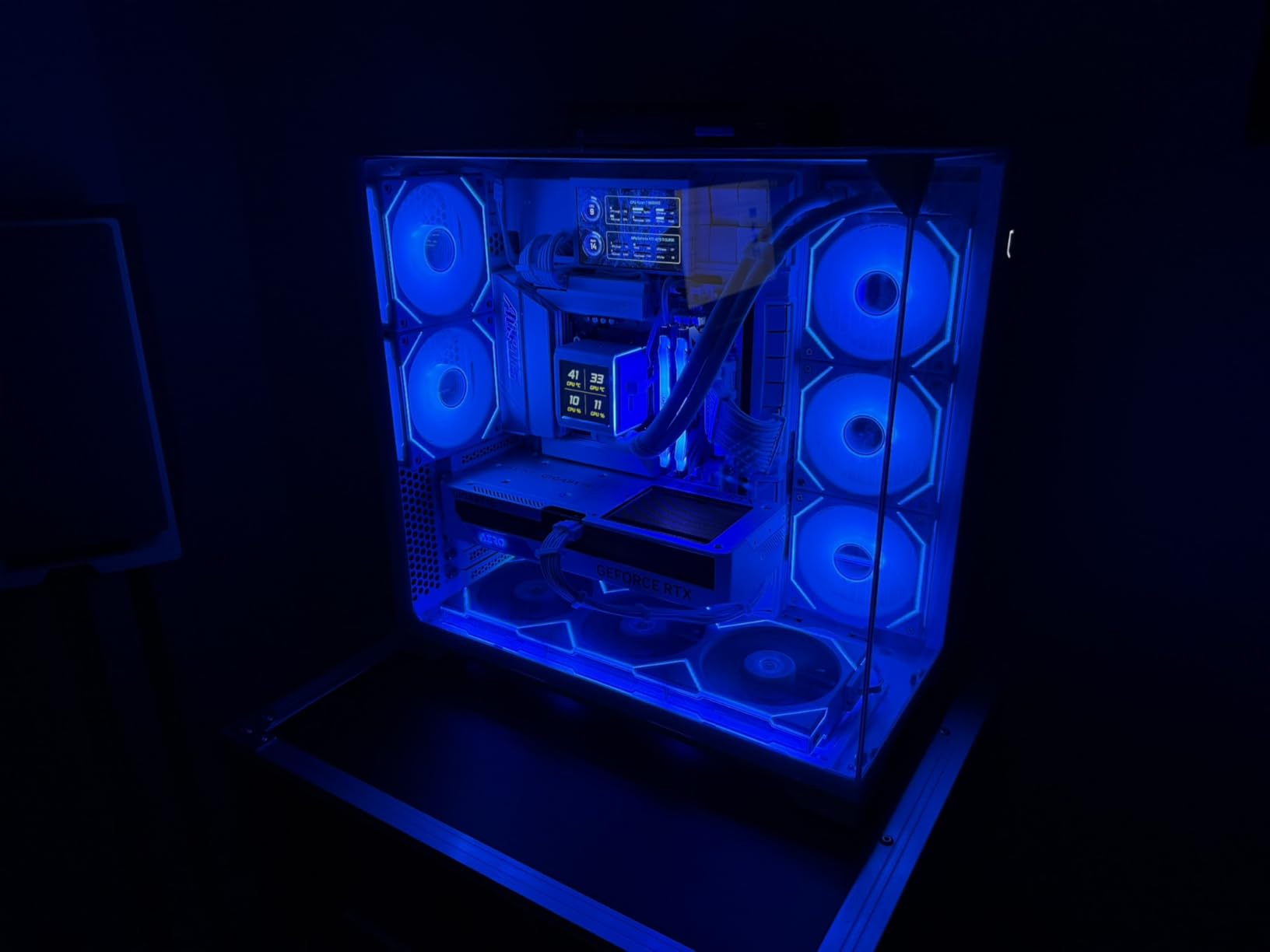 Lian Li O11 Vision - Triple Tempered Glass Panels - Dual-Chamber ATX Mid Tower PC Case - Up to 2 × 360mm Radiators - Removable Motherboard Tray for PC Building - Up to 455mm Large GPUs (O11VX.US) customer photo 1
