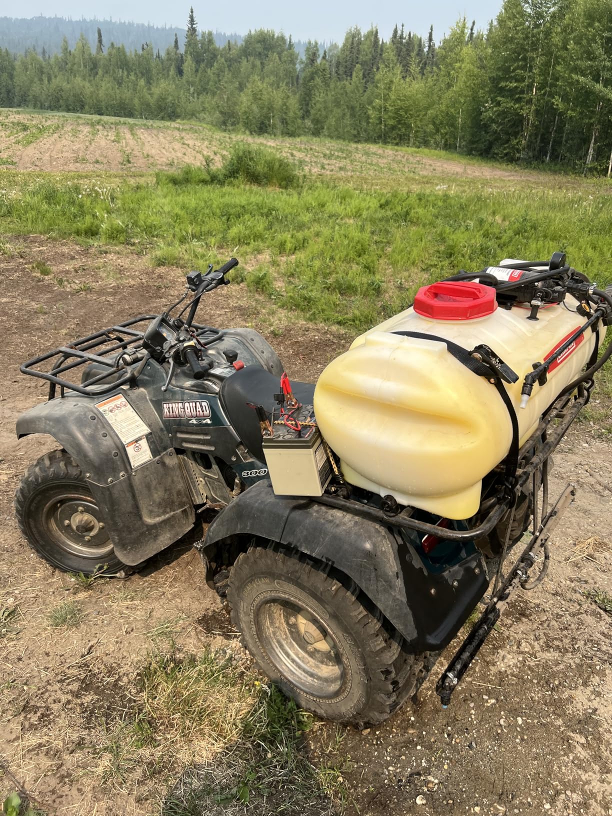 Chapin 97214: Made in The USA 25-Gallon 2.5GPM/12V EZ Mount Deluxe Multi-Purpose ATV/UTV Tank Sprayer for Lawn & Garden, Farm & Acreage, Fertilizers, Weed Control, with 2-Nozzle Spray Boom Attachment customer photo 1