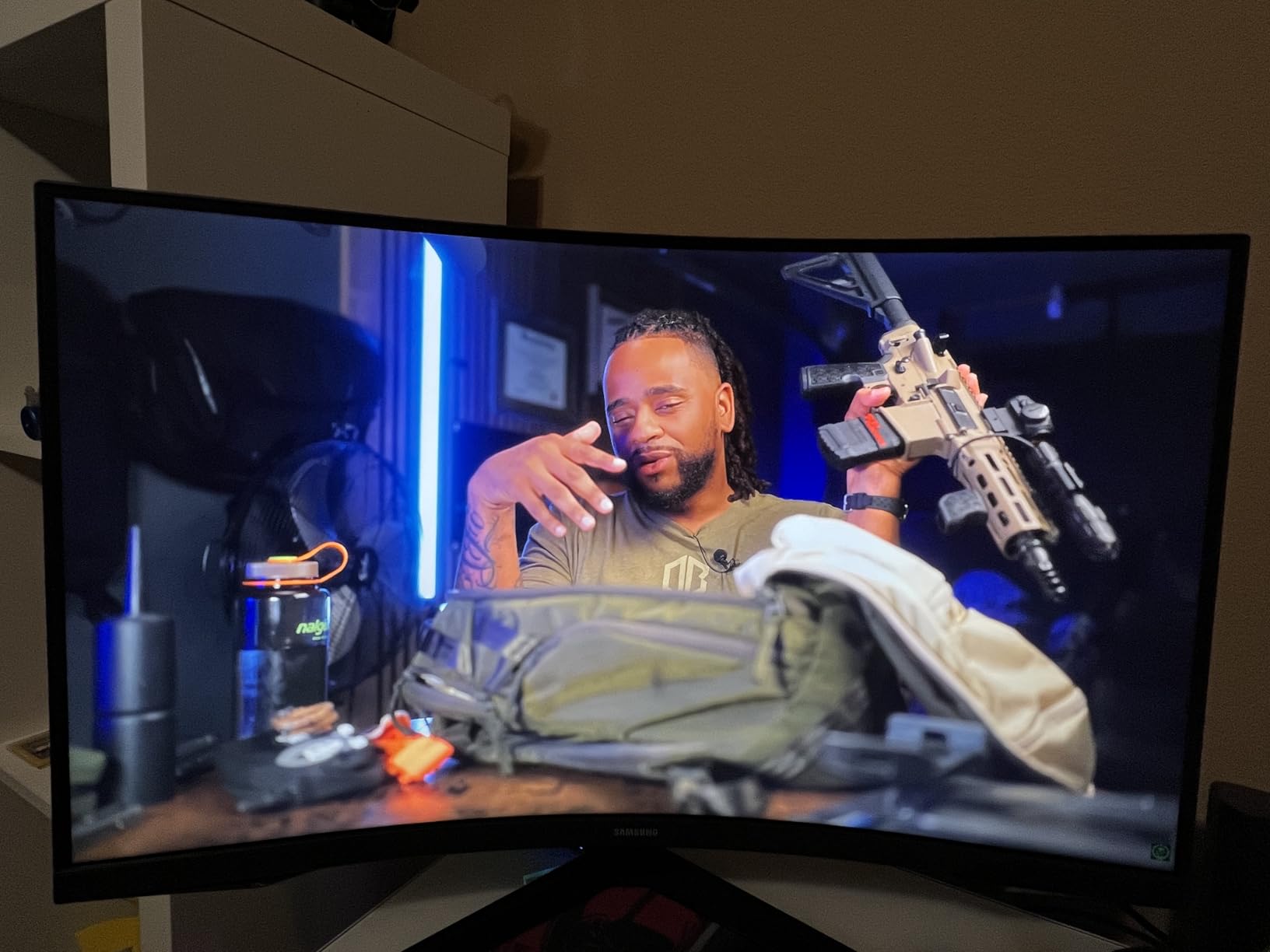 Samsung 27-Inch Odyssey G55C Series QHD 1000R Curved Gaming Monitor, 1ms(MPRT), HDR10, 165Hz, AMD Radeon FreeSync, Eye Care, LS27CG552ENXZA customer photo 1