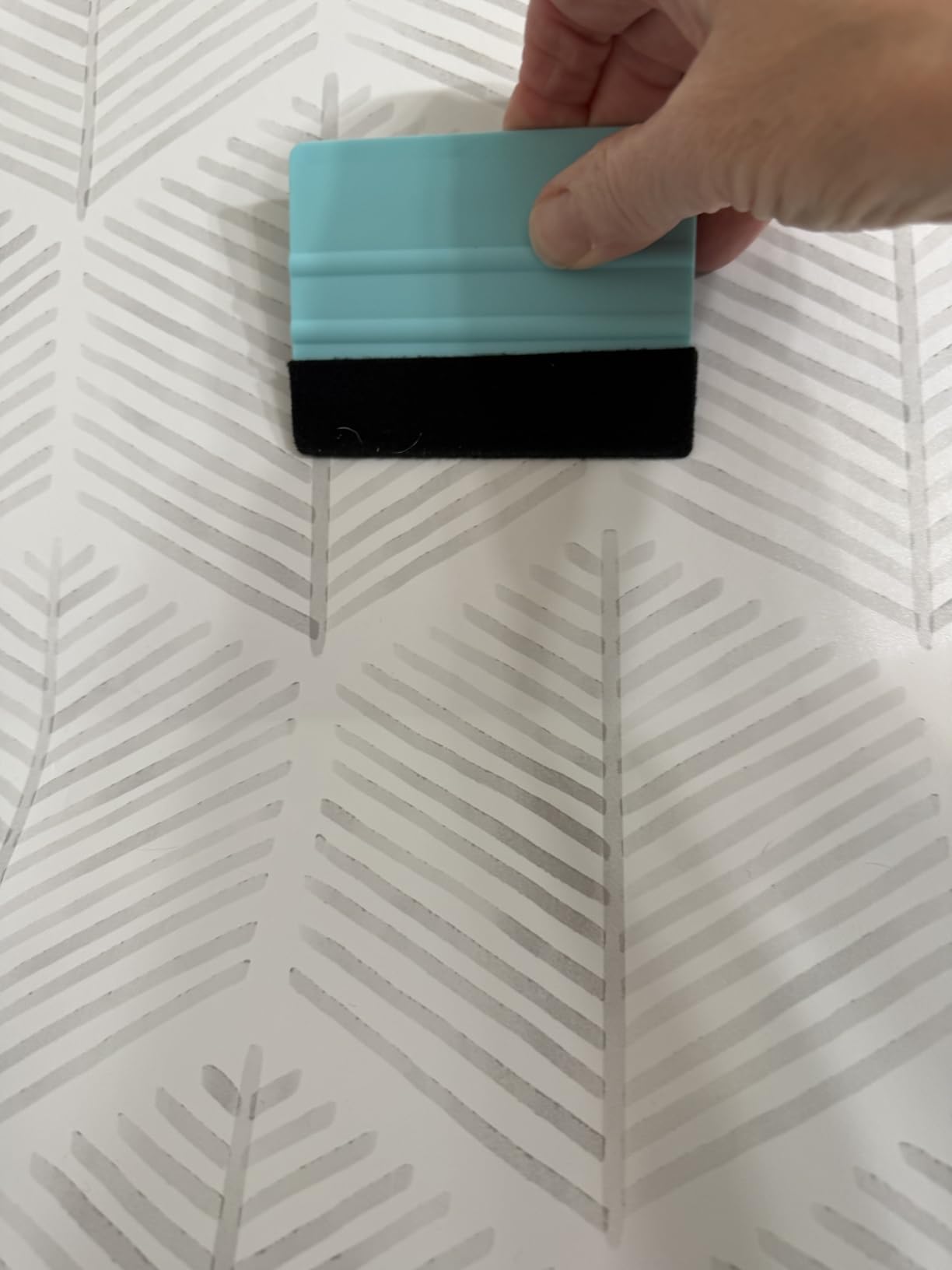 WRAPXPERT Peel and Stick Wallpaper Tools,Wallpaper Smoothing Tool Kit with Smoother,Edge Guider,Paste Brush for Backsplash Tile,Contact Paper customer photo 1