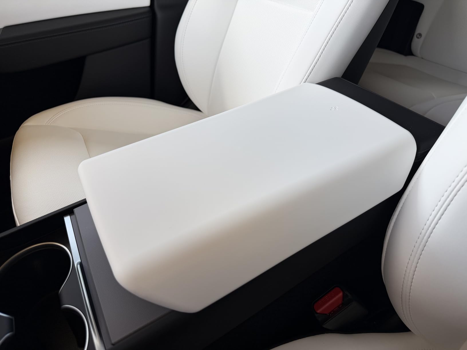 Spigen Center Console Armrest Cover for Tesla Model Y Juniper (Standard, Premium & Performance 2026/2025) and Model 3 Highland (Standard, Premium & Performance 2026/25/24) - Black customer photo 1