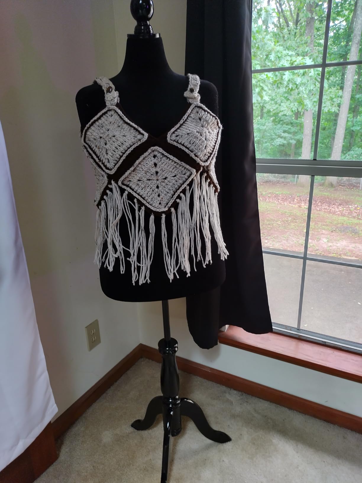 Bonnlo Female Dress Form Size 10-16, Adjustable Height Torso Body with Upgraded Tripod Stand, Medium Size Mannequin for Sewing and Display (14-16, White) customer photo 1