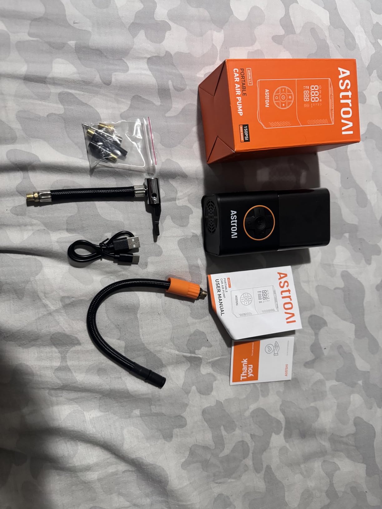 AstroAI L7 Tire Inflator Portable Air Compressor Cordless Mini Bike Pump with Digital Dual Values Display, 150 PSI customer photo 1