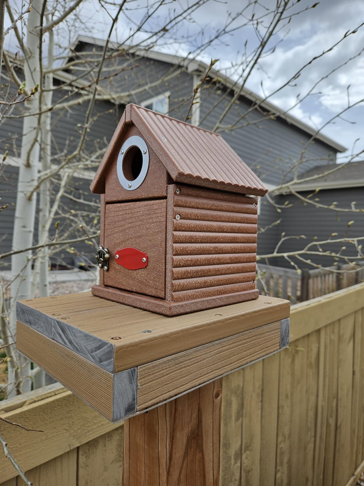 Kingsyard Recycled Plastic Bird House for Outdoors - Weatherproof Nesting Box with Clear View Panel & Predator Guard customer photo 1