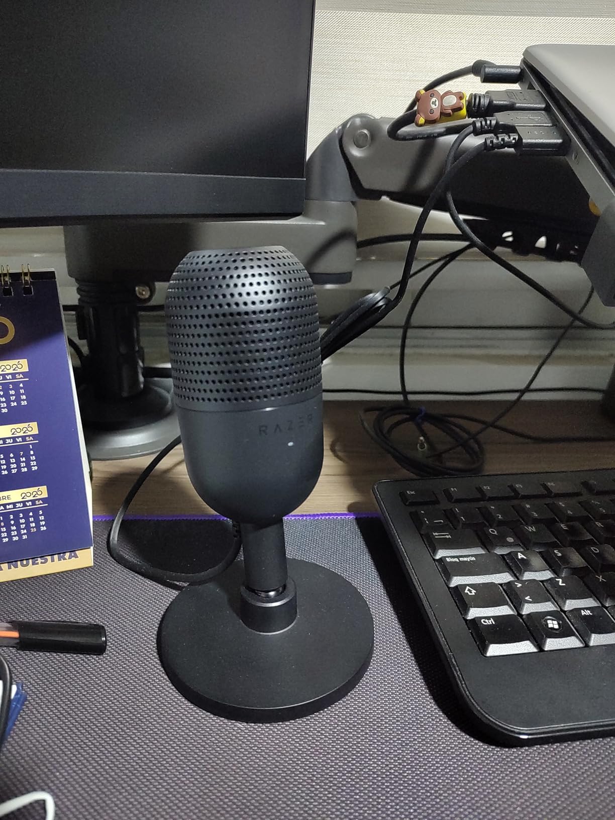 Razer Seiren V3 Mini USB Microphone, Supercardioid Condenser Mic, Black | Tap-to-Mute Sensor with LED Indicator, Shock Absorber, Ultra Compact, Works with OBS, Discord, Zoom, Teams customer photo 2