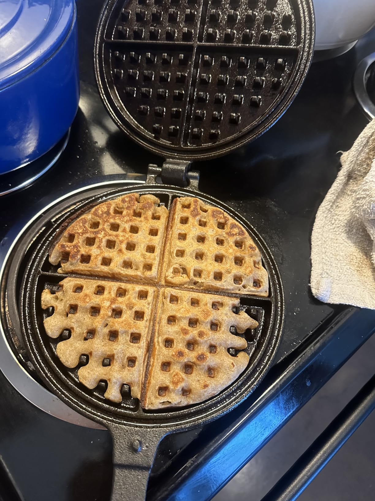 Professional 8-inch Cast Iron Waffle Maker Stove Top | 8 lbs Thickened Body, Quick Heating, Non-Coated Surface | Rustic Round Cast Iron Waffle Iron customer photo 1